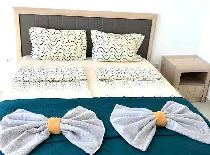 17 Kabakum Beach, Vladimir Raichev 63 Apartment Saints Constantine and Helena