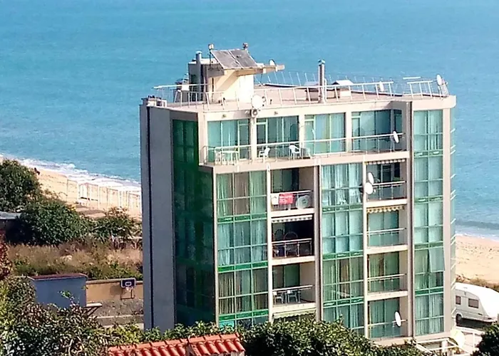 17 Kabakum Beach, Vladimir Raichev 63 Apartment