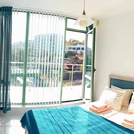 17 Kabakum Beach, Vladimir Raichev 63 Szent Konstantin és Elena